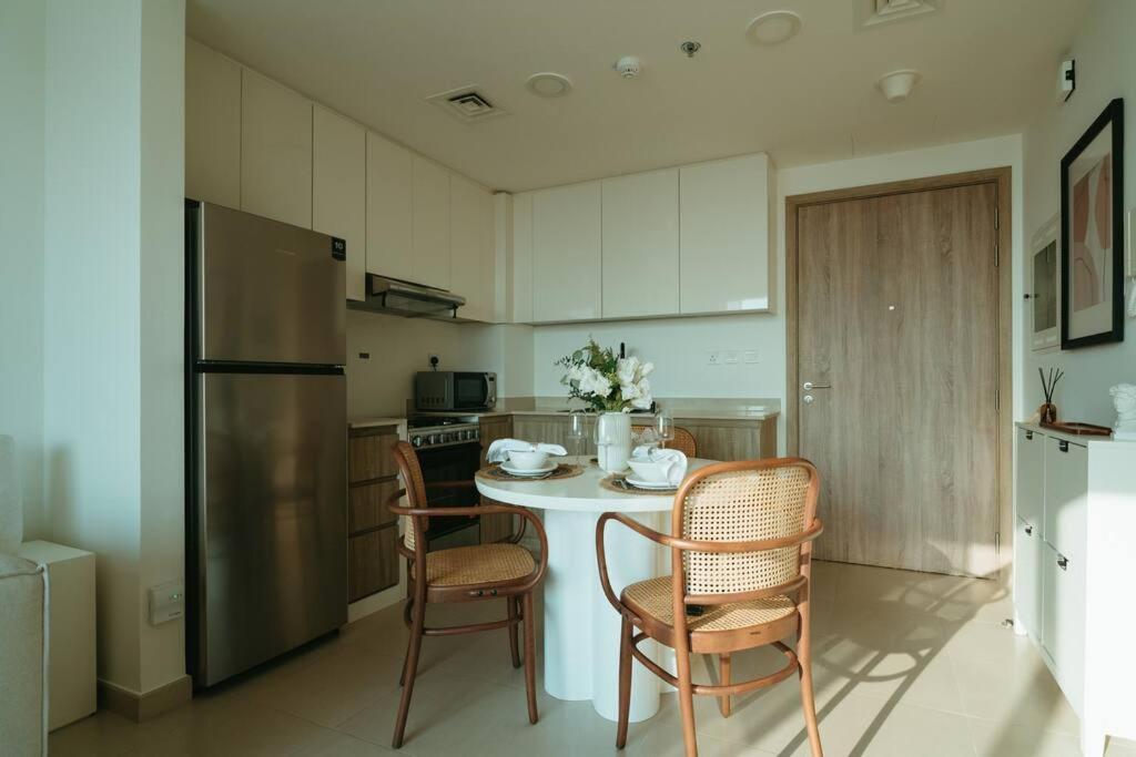 Spacious Modern 1 Bedroom Town Square, Dubai. * Dubai