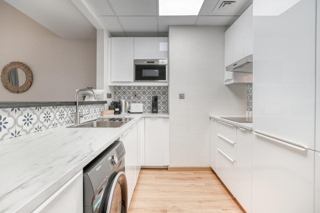 Rimal 3, Jumeirah - Mint Apartment Dubai