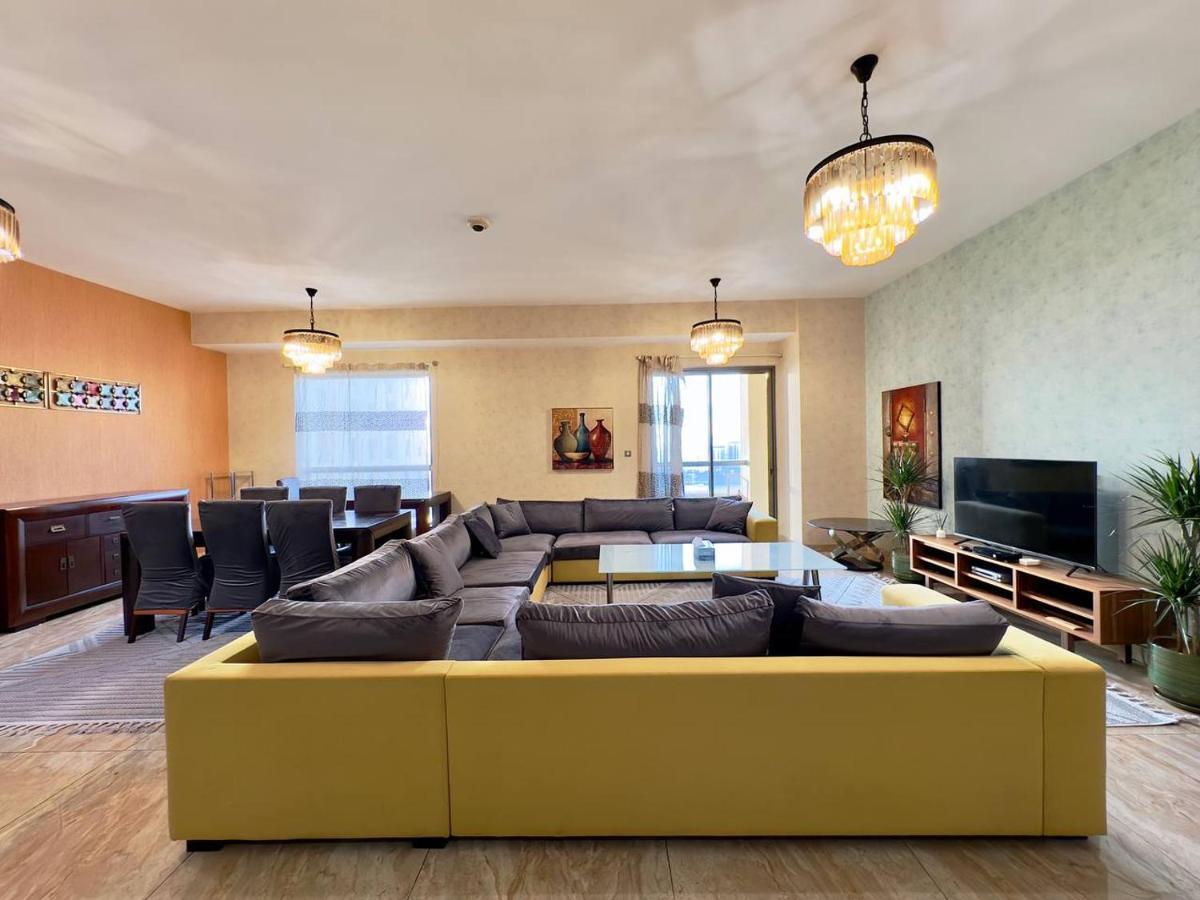 Ar Holiday Jbr 2 Albergue