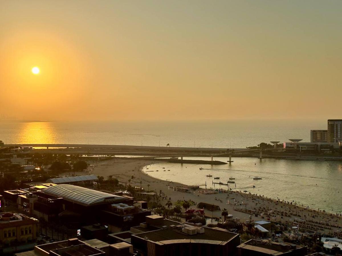 Ar Holiday Jbr 2 *