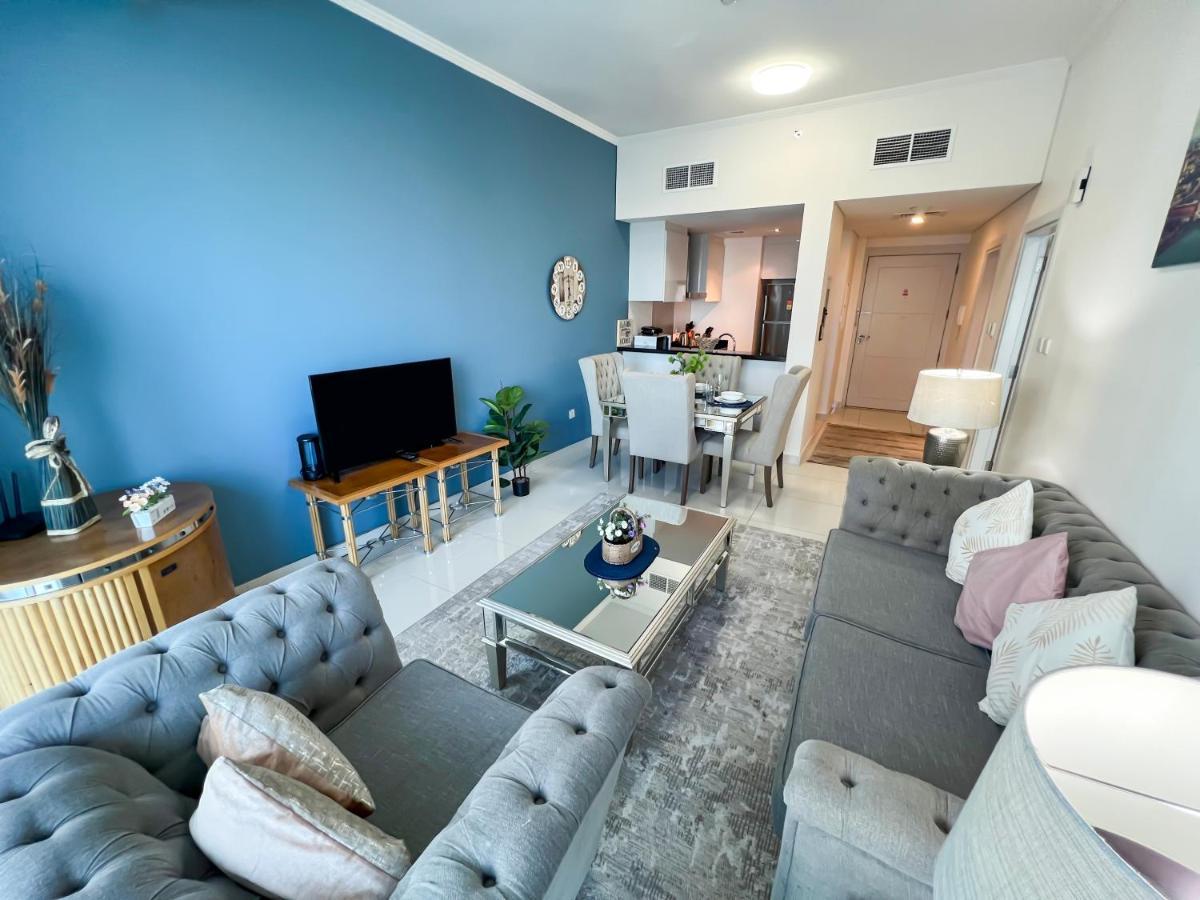 Apartment Luton -sea View -damac Heights, Marina -90ab2 Dubai