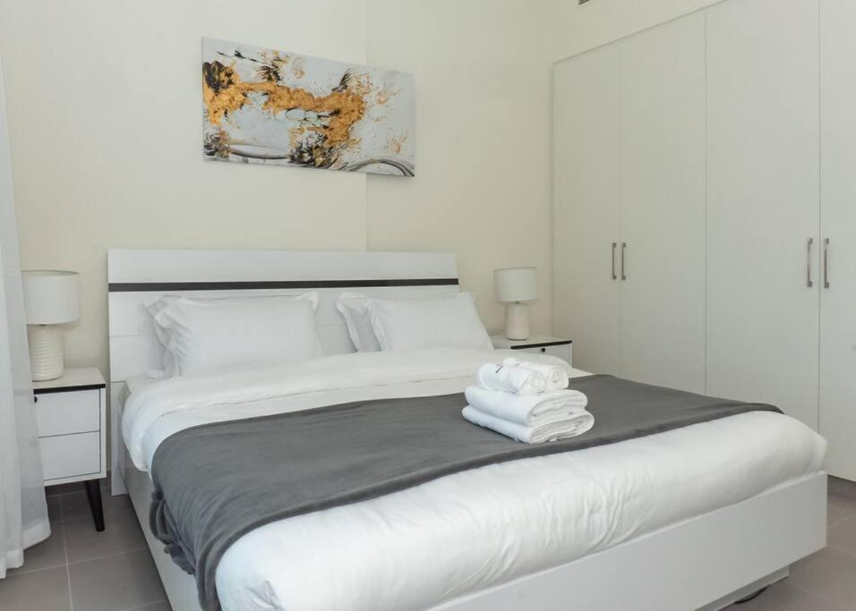 Stonetree - Furnished 1br In Peaceful Community *