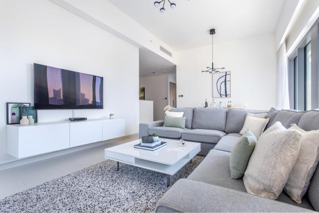 Frank Porter - Burj Royale Apartment