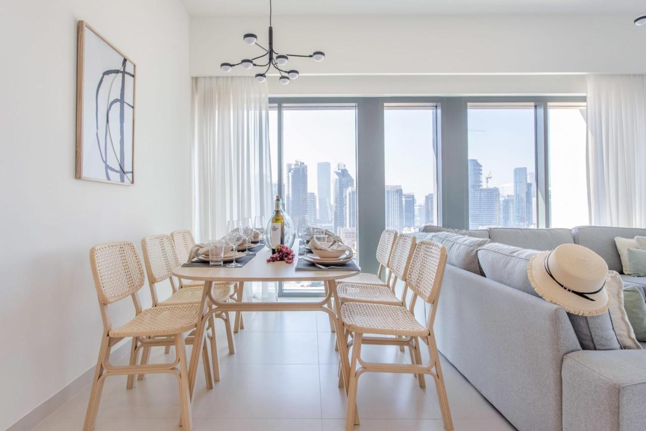 Frank Porter - Burj Royale Apartment *