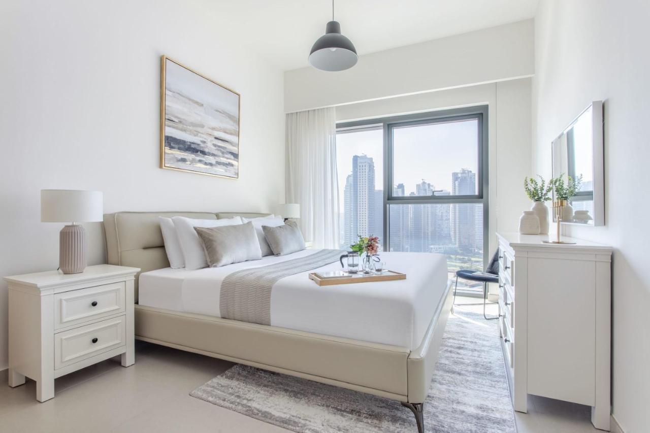 Frank Porter - Burj Royale Apartment *