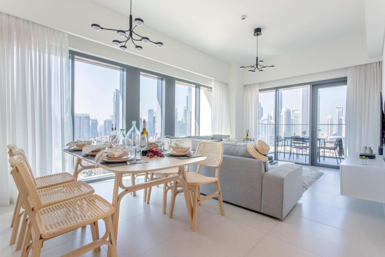 Frank Porter - Burj Royale * Dubai