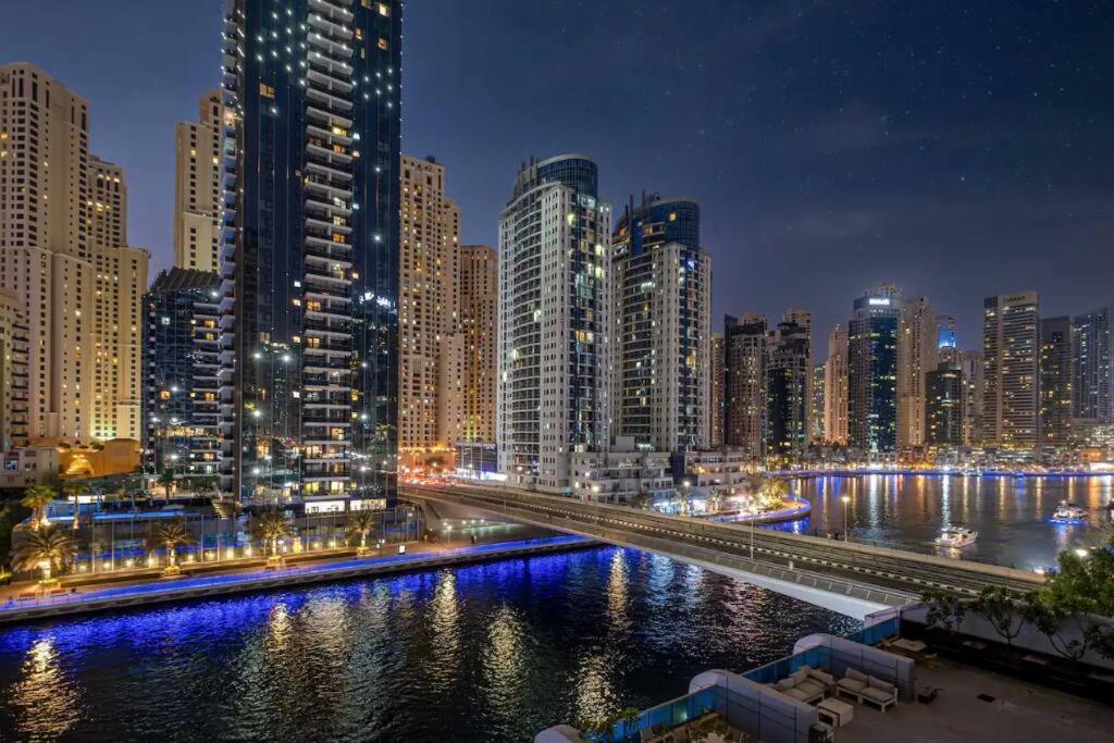 Luxury 2 Bedroom In Marina & Jbr Daire Dubai