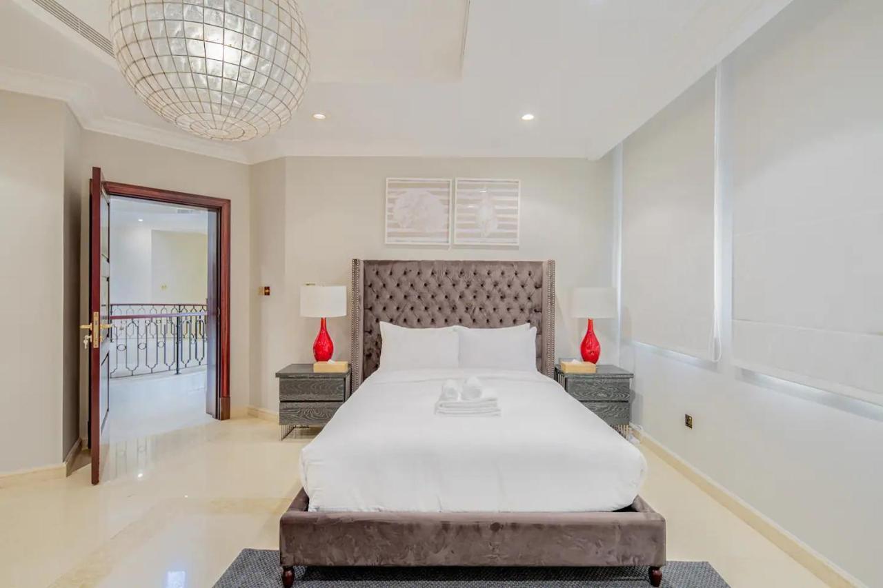 Frond F, Beachfront Villa, Palm Jumeirah - Mint Villa Dubai