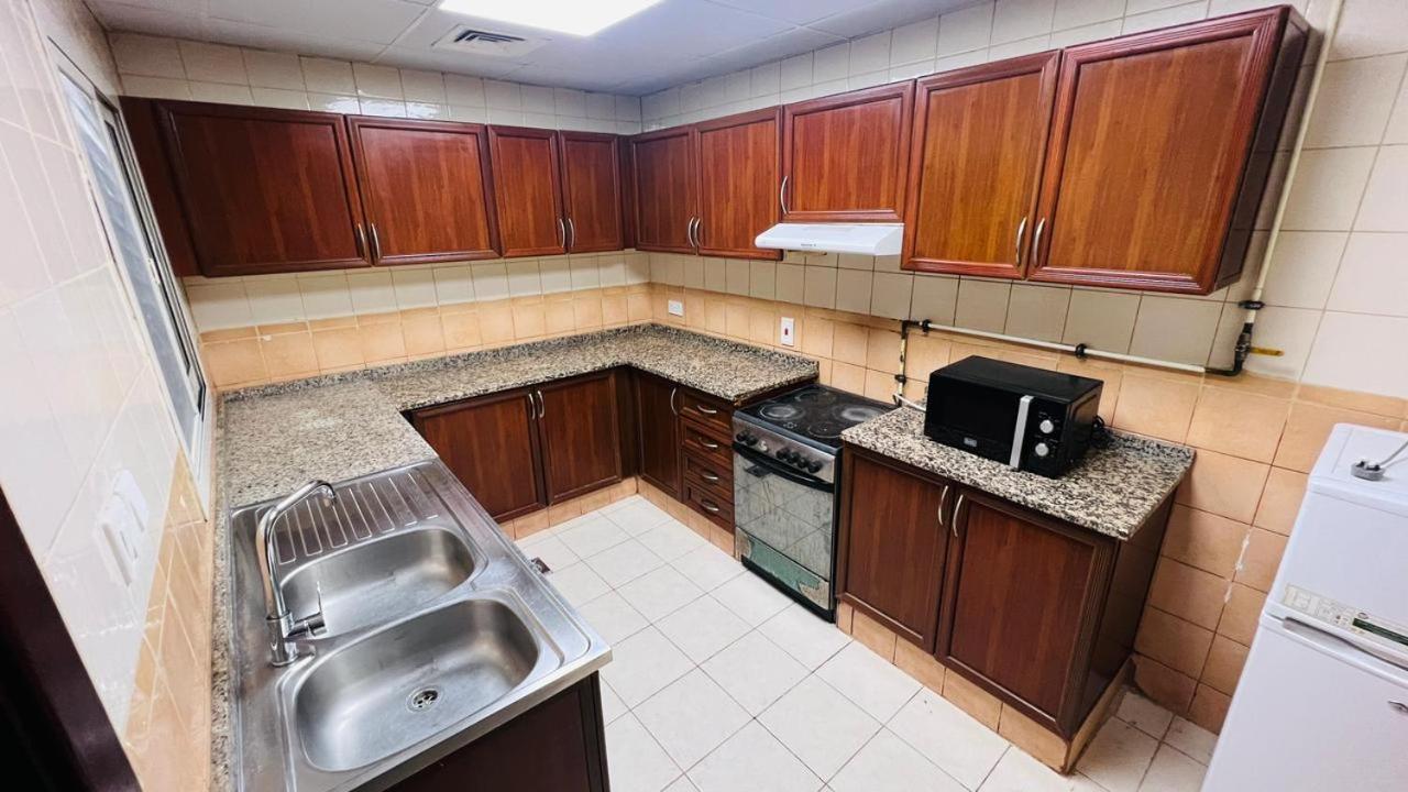 Beautiful Bedroom In Al Barsha Near Mashreq Metro