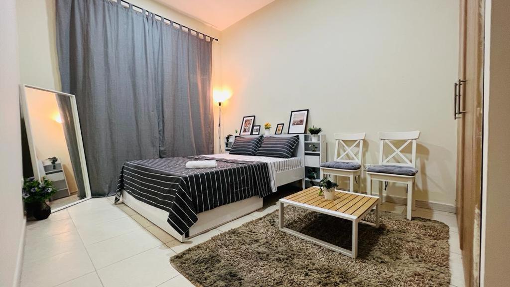 Beautiful Bedroom In Al Barsha Near Mashreq Metro Pansiyon *