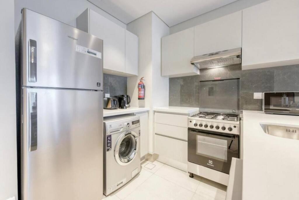 Sol Avenue - Luxury 1 Bedroom With Full Burj Khalifa View *