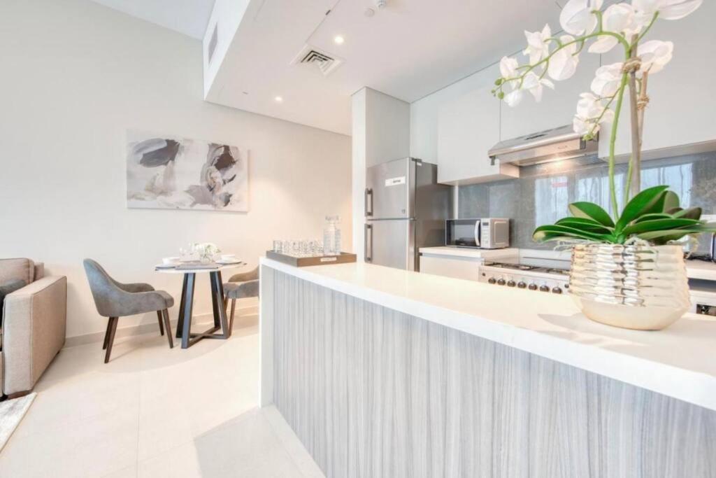 Sol Avenue - Luxury 1 Bedroom With Full Burj Khalifa View * Dubai