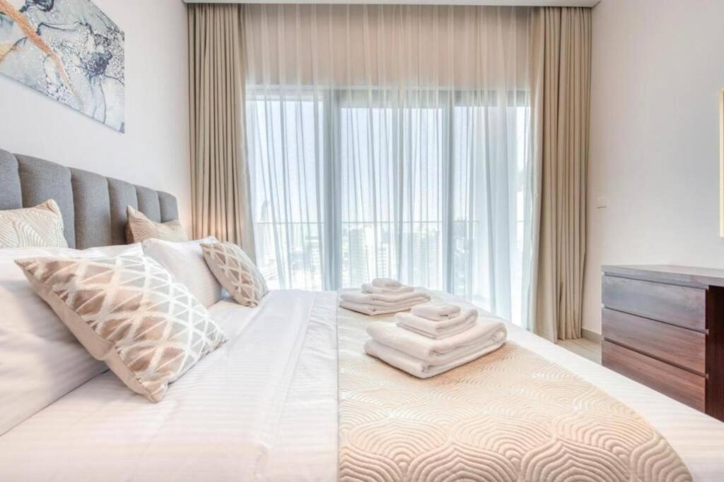 Sol Avenue - Luxury 1 Bedroom With Full Burj Khalifa View Apartment