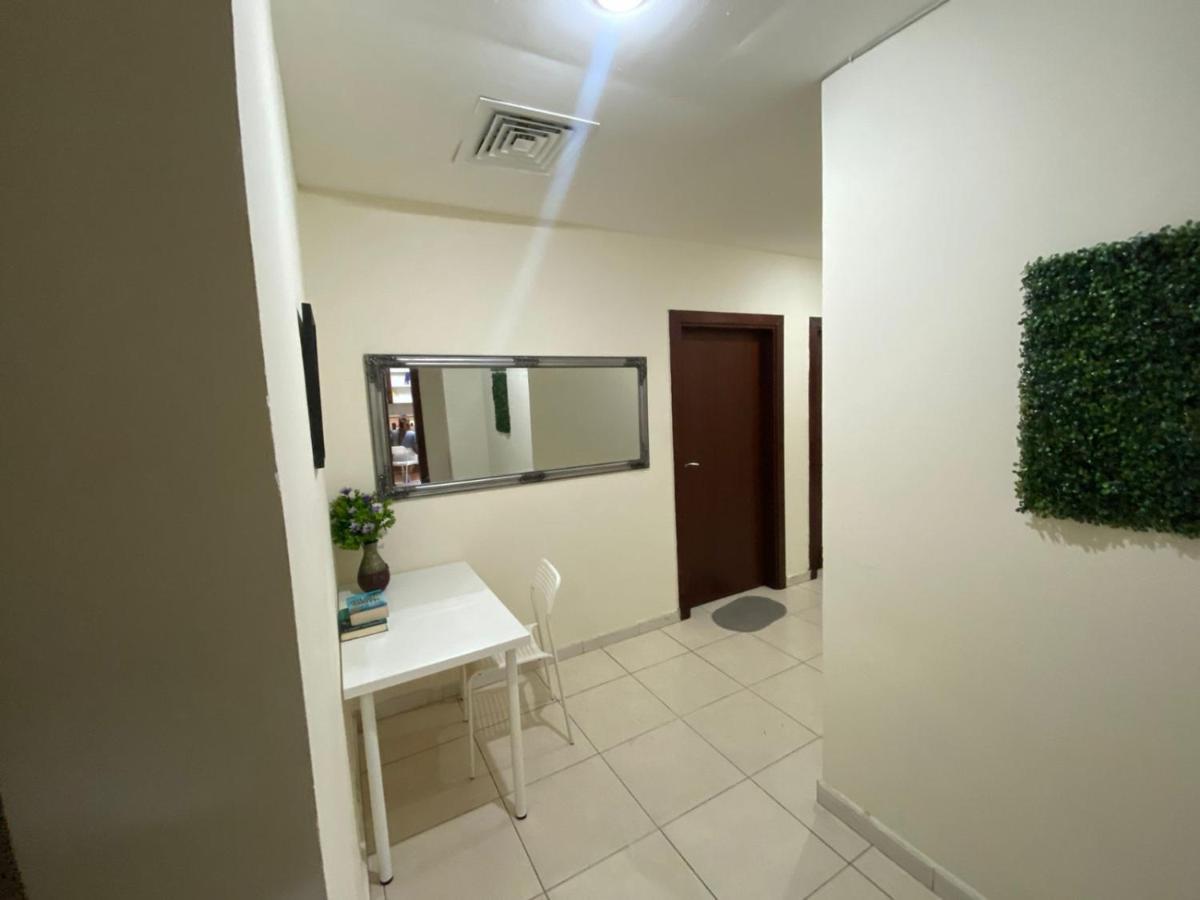 Pansiyon Beautiful Bedroom In Al Barsha Near Mashreq Metro *