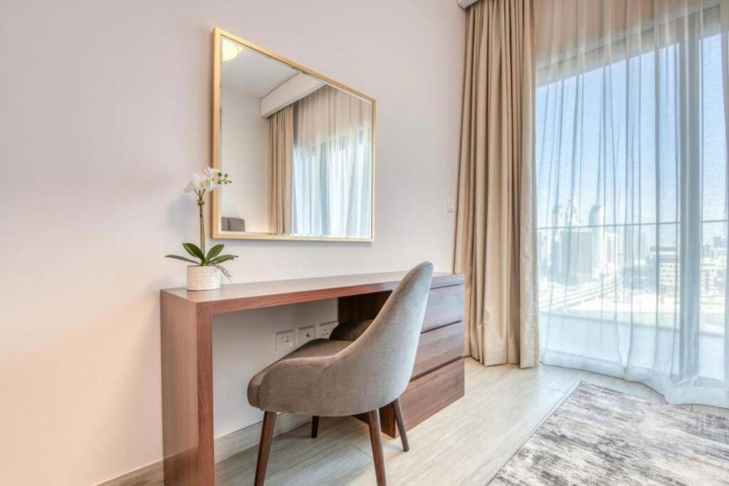 Sol Avenue - Luxury 1 Bedroom With Full Burj Khalifa View Apartment