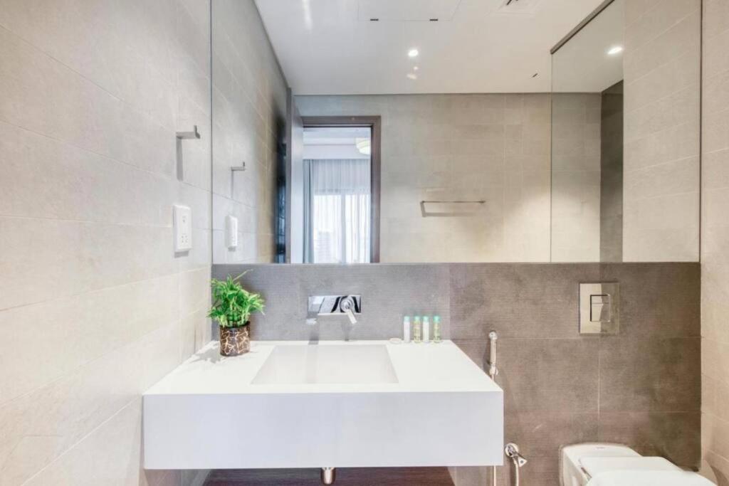 Apartment Sol Avenue - Luxury 1 Bedroom With Full Burj Khalifa View *