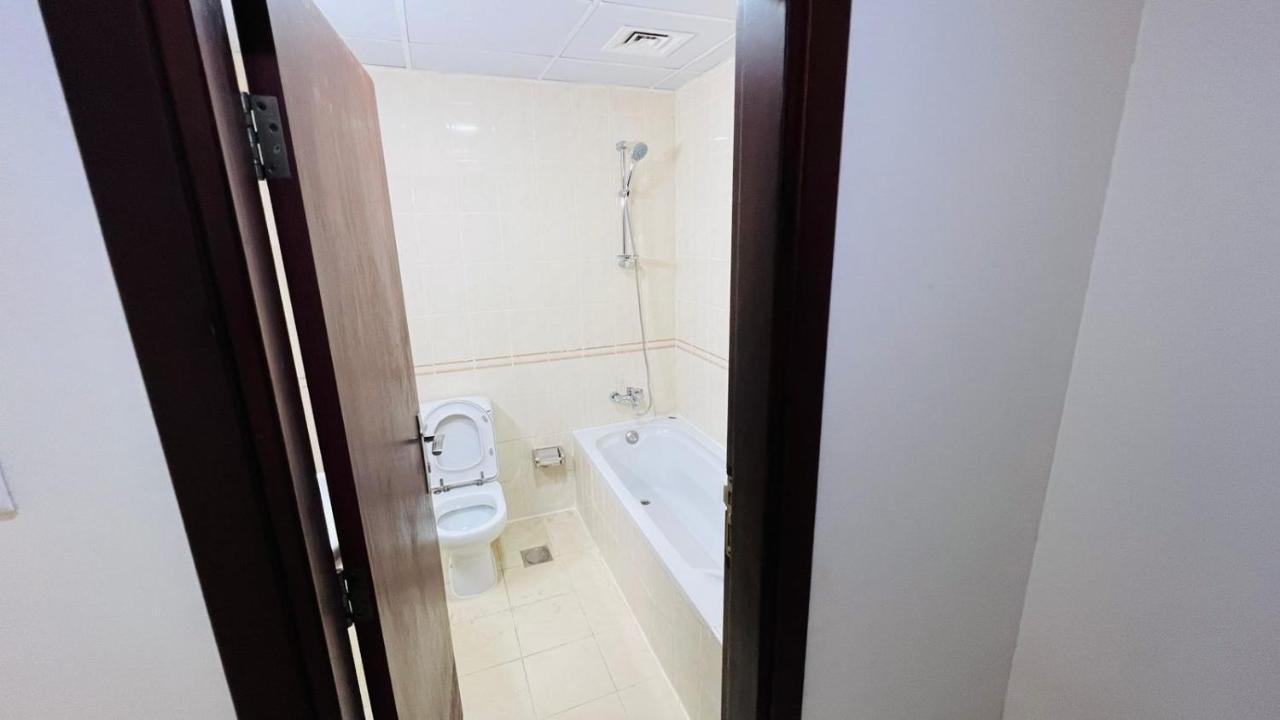 Pansiyon Beautiful Bedroom In Al Barsha Near Mashreq Metro *