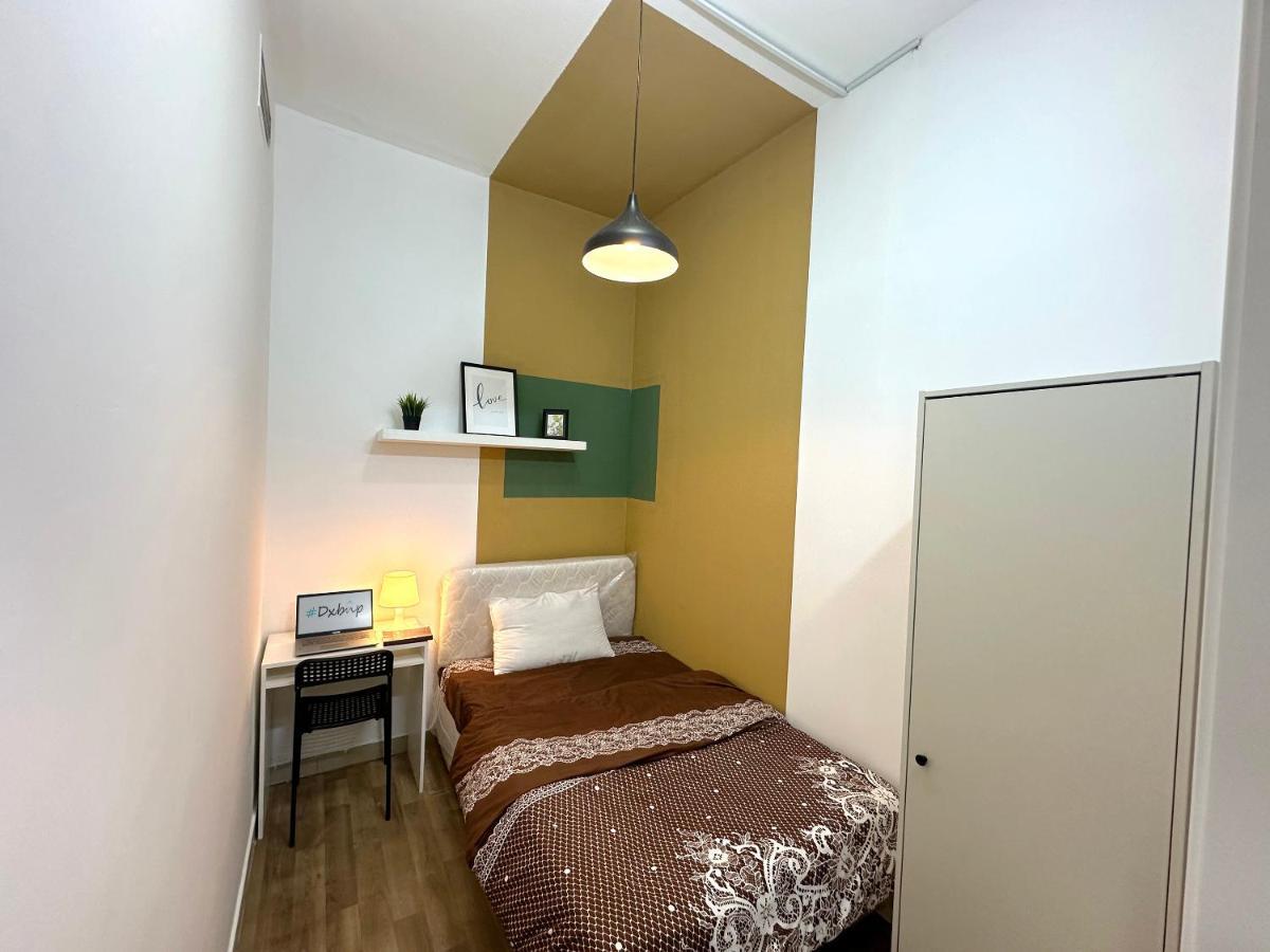 Budget Double Partition In Barsha Heights Near Metro *