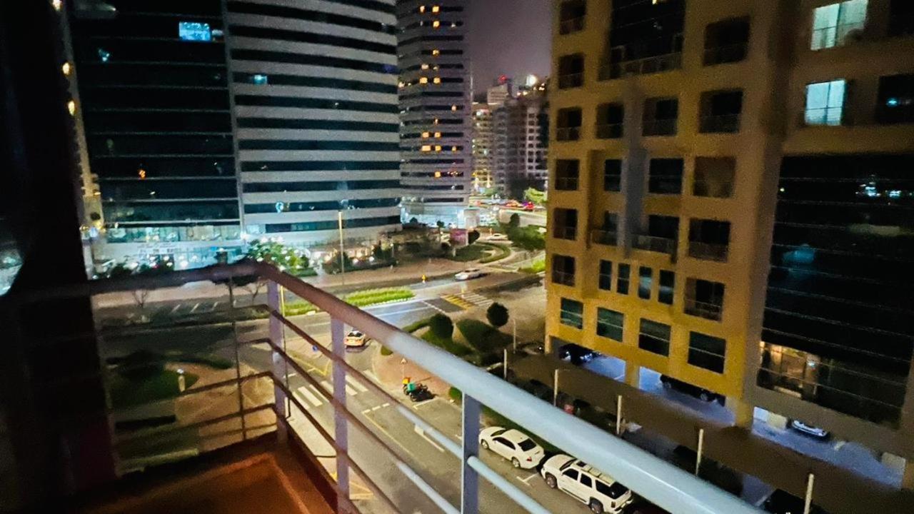 Budget Double Partition In Barsha Heights Near Metro Privatunterkunft