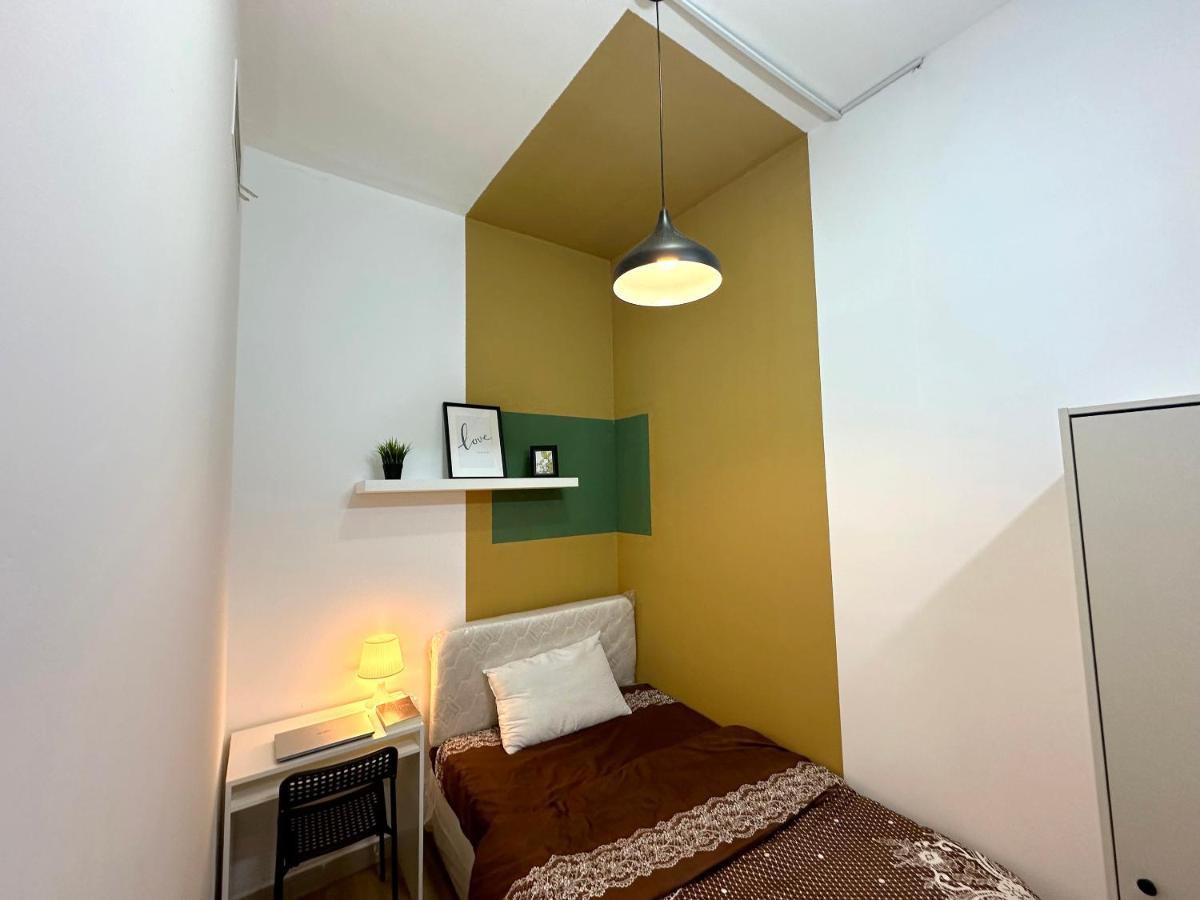 Budget Double Partition In Barsha Heights Near Metro Privatunterkunft *