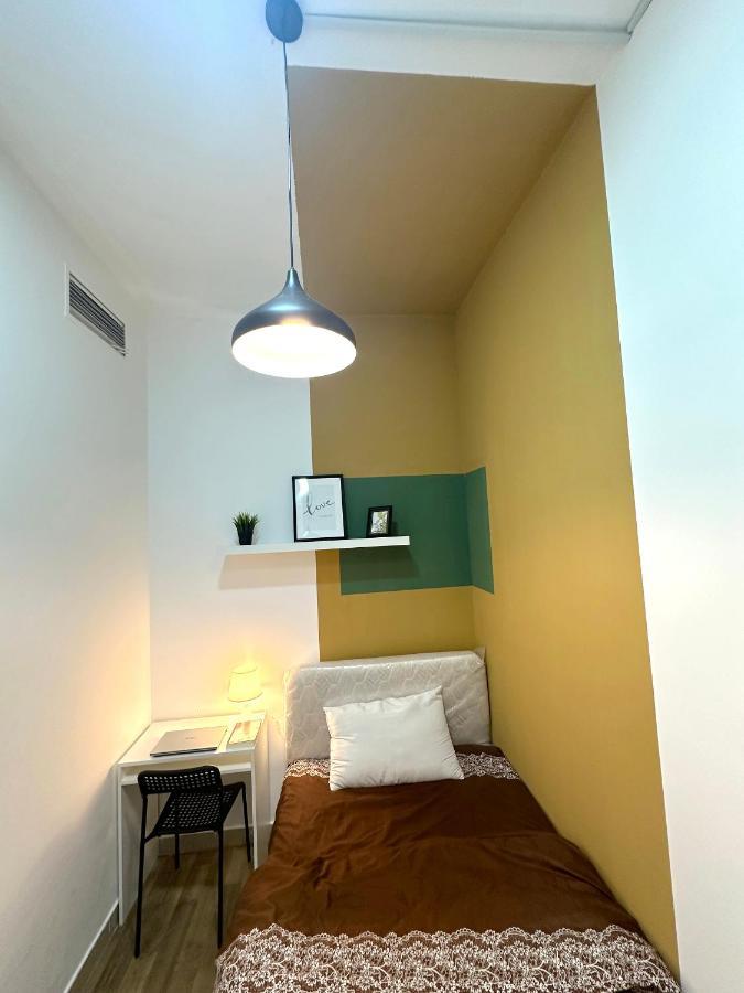 Budget Double Partition In Barsha Heights Near Metro *