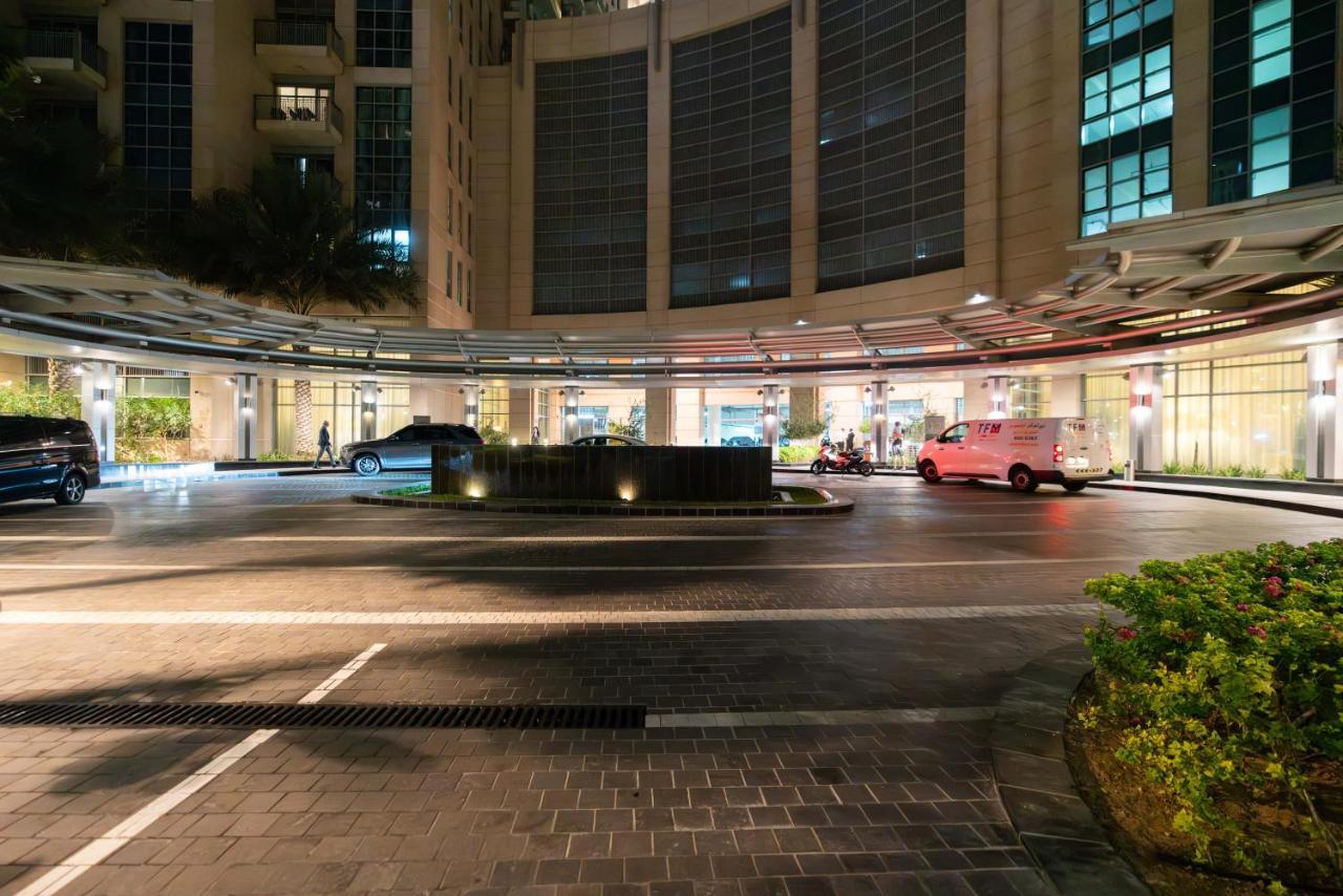 Burj Khalifa Views / 5 Min Walk From Mall / Opera / Upgraded / Designer Choice / 8 People / The Location Daire