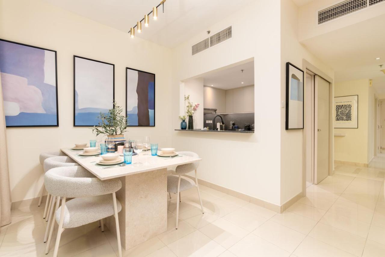 Burj Khalifa Views / 5 Min Walk From Mall / Opera / Upgraded / Designer Choice / 8 People / The Location Daire Dubai