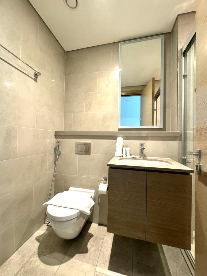 Apartment Stylish Brand New 1 Bedroom *
