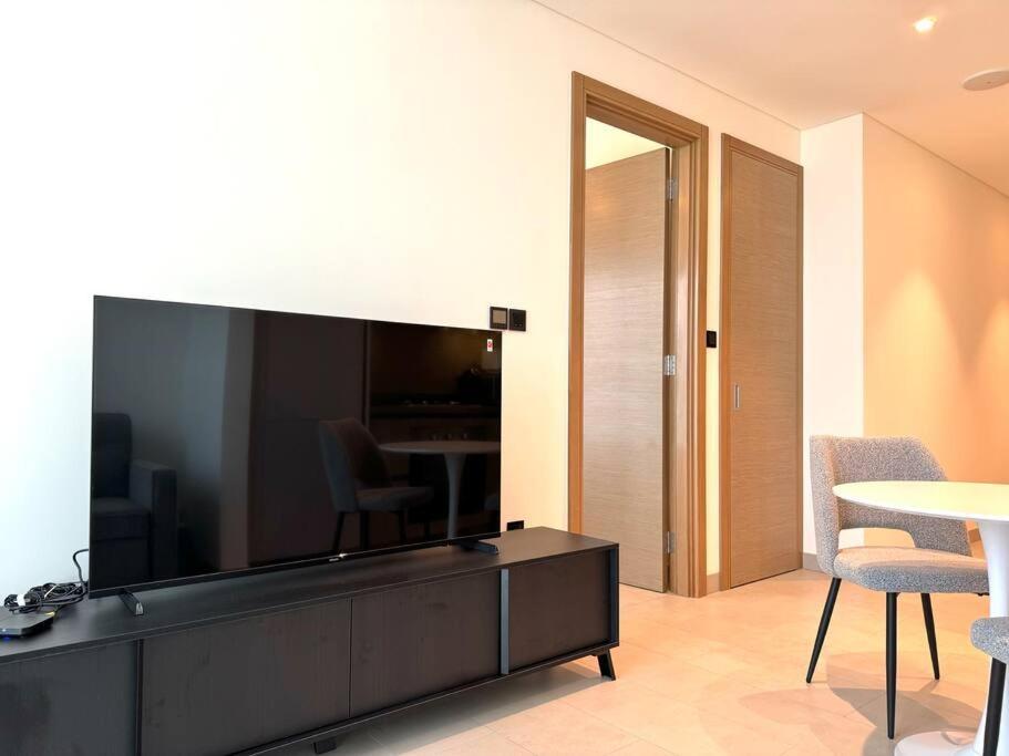 Stylish Brand New 1 Bedroom Apartment
