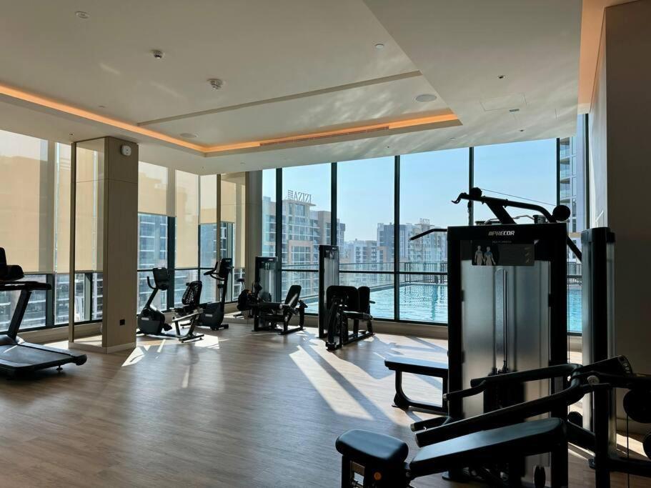 Stylish Brand New 1 Bedroom Apartment *