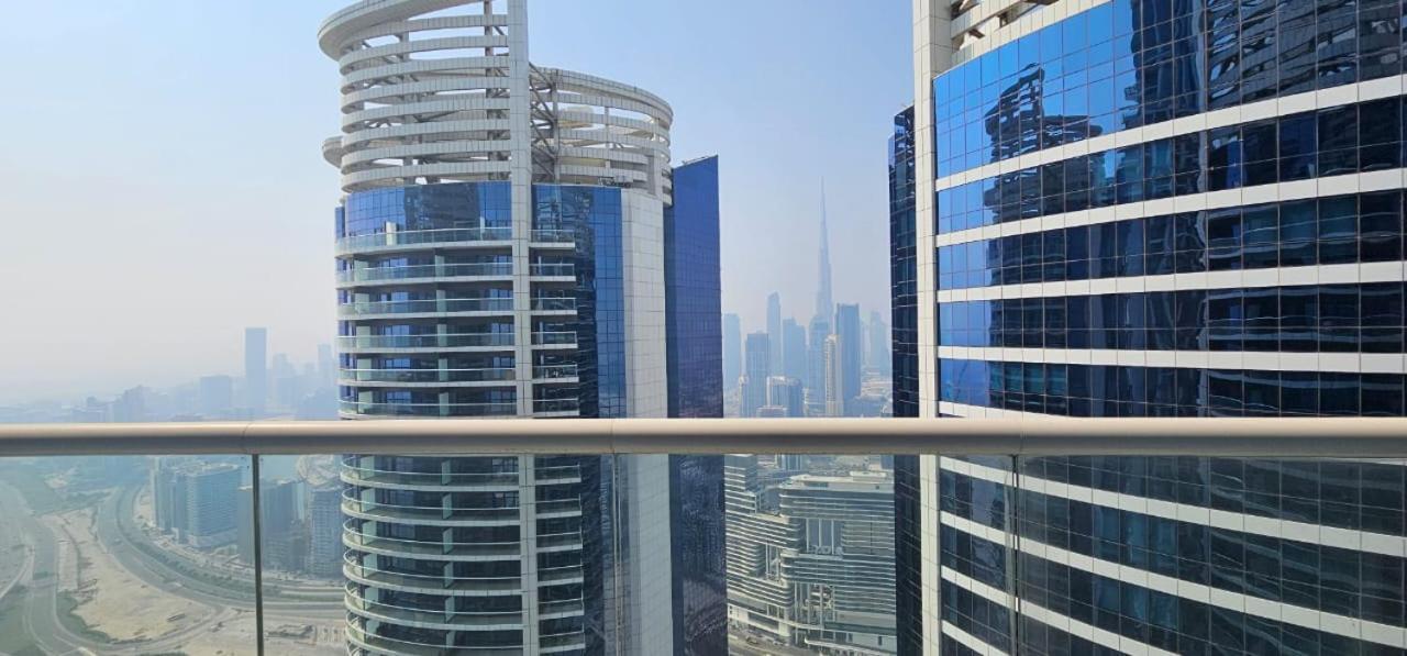 Paramount Towers - Elegant Dubai