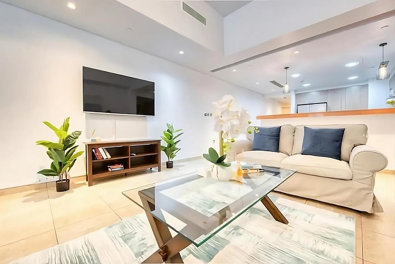 Direct Access To Nakheel Mall At The Heart Of The Palm Apartment