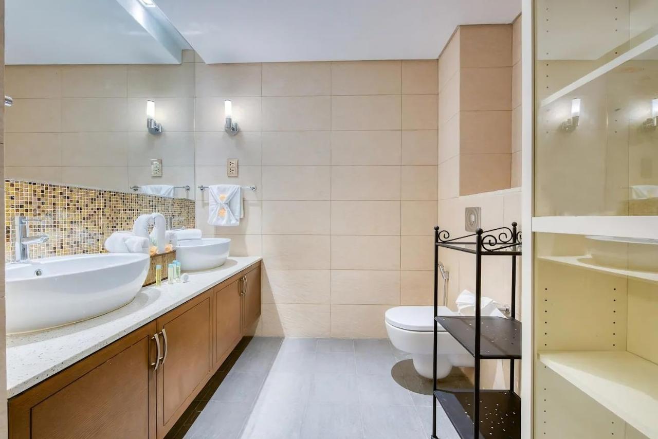 Direct Access To Nakheel Mall At The Heart Of The Palm * Dubai