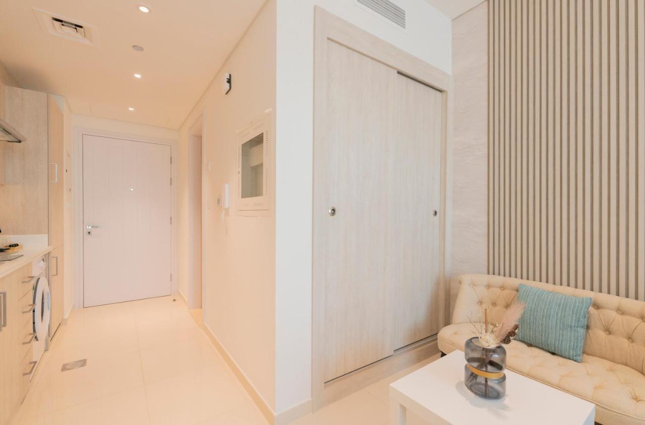 Luxury Studio, Seven Palm Residence-palm Jumeirah Dubai