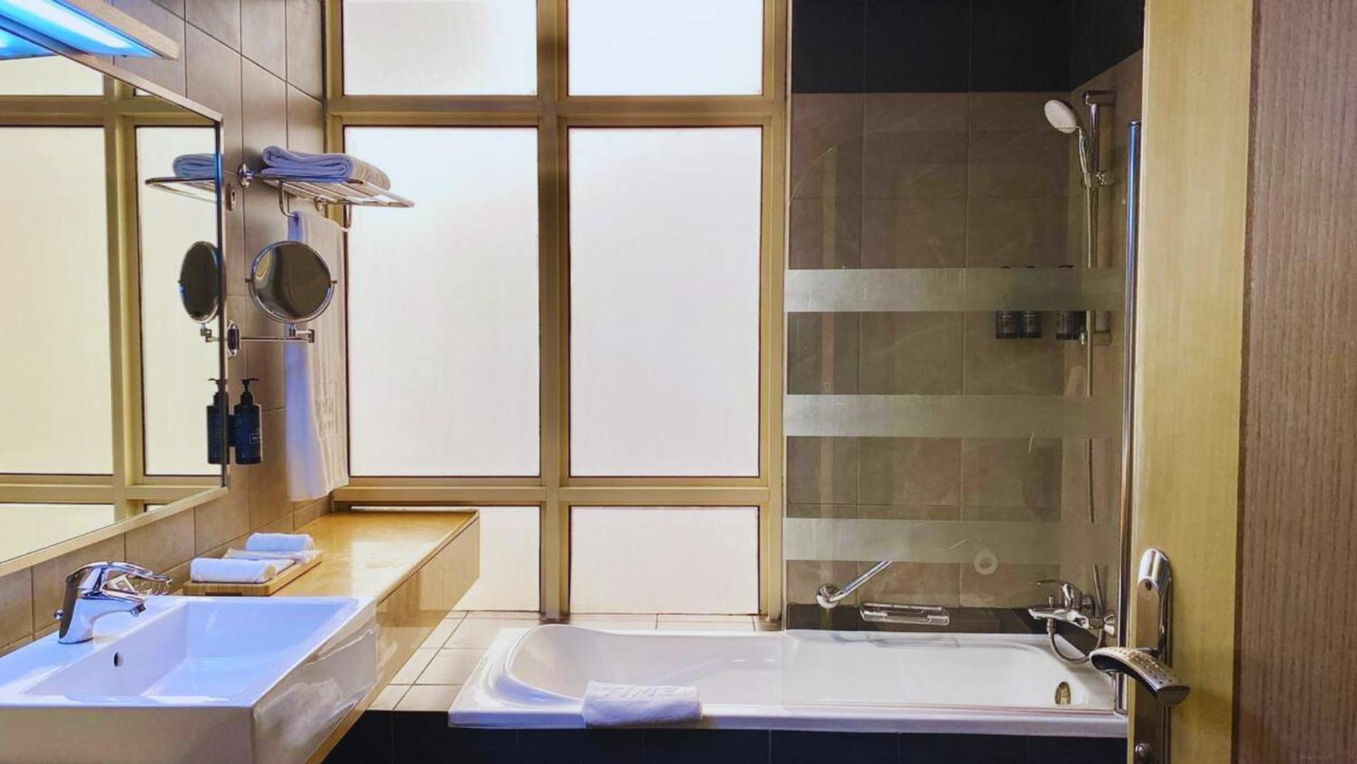 Time Grand Plaza Hotel, Airport 4*