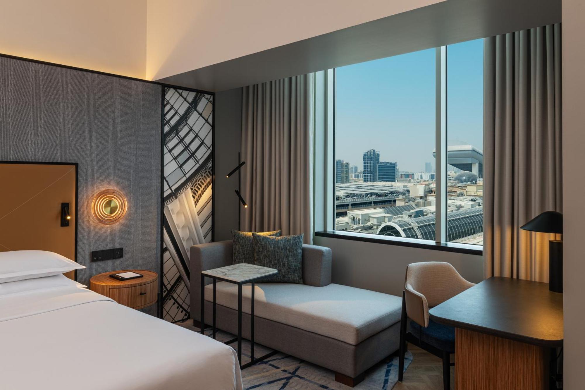 Sheraton Mall Of The Emirates Hotel, 5*