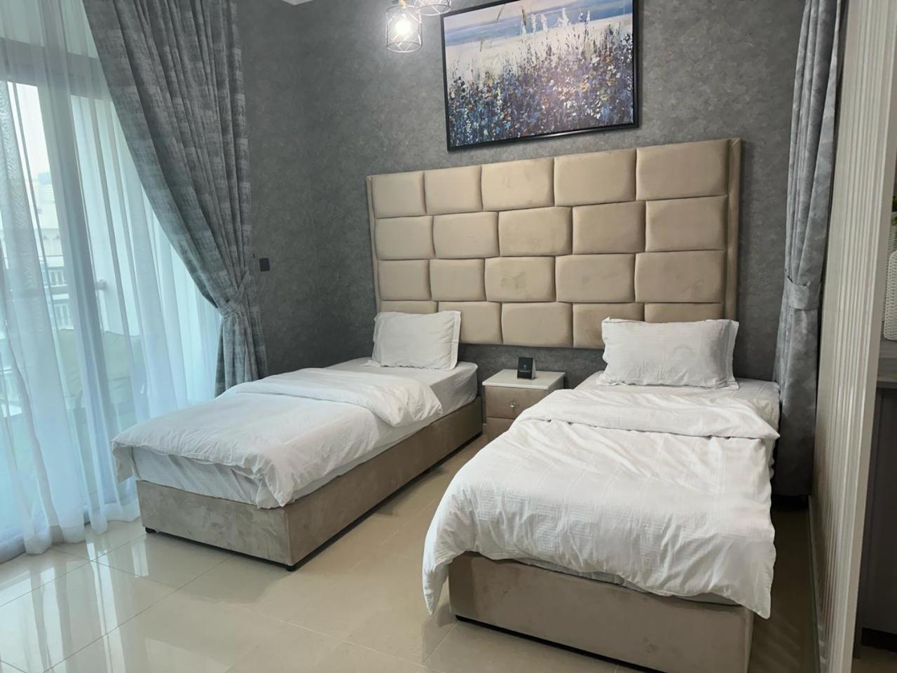 Success Luxury - 5 Min Away Marina Corniche - Free Housekeeping Provided Everyday-24-7 Staff Available For Services Daire *