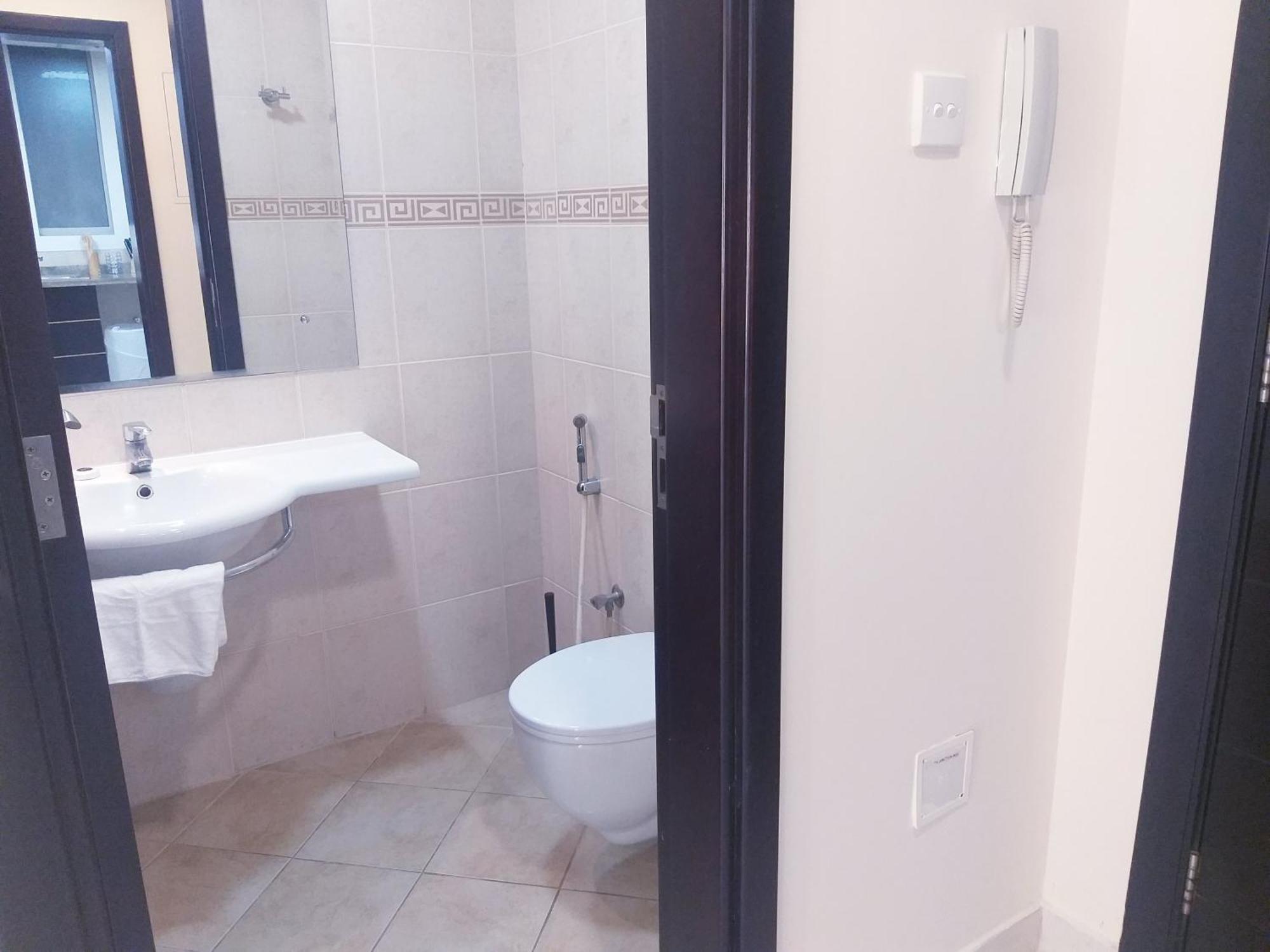 Lovely 1-bedroom In The Heart Of Marina Apartment Dubai
