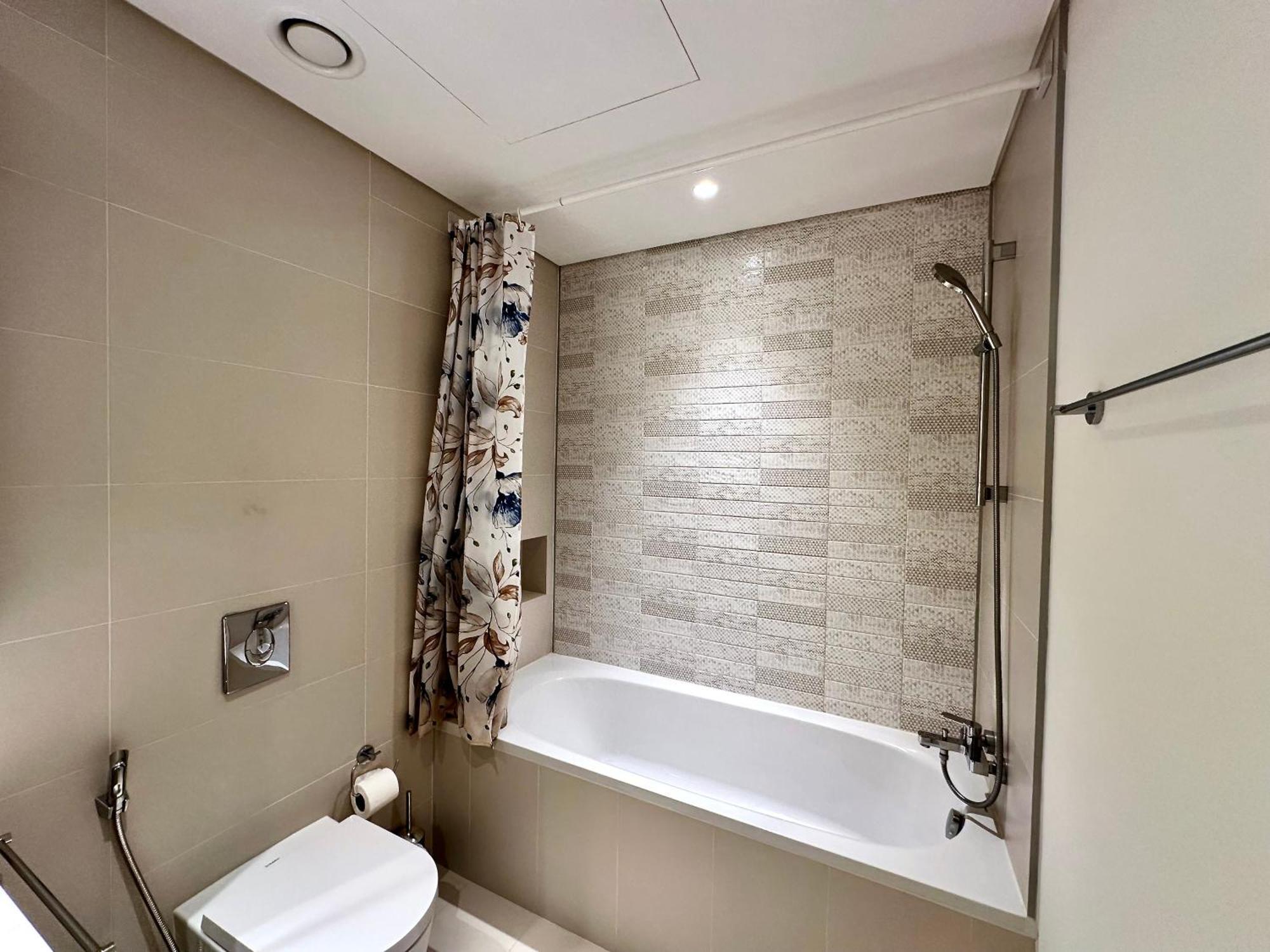 Lux Bnb I Sun Rise Bay I Palm & Sea View Apartment Dubai