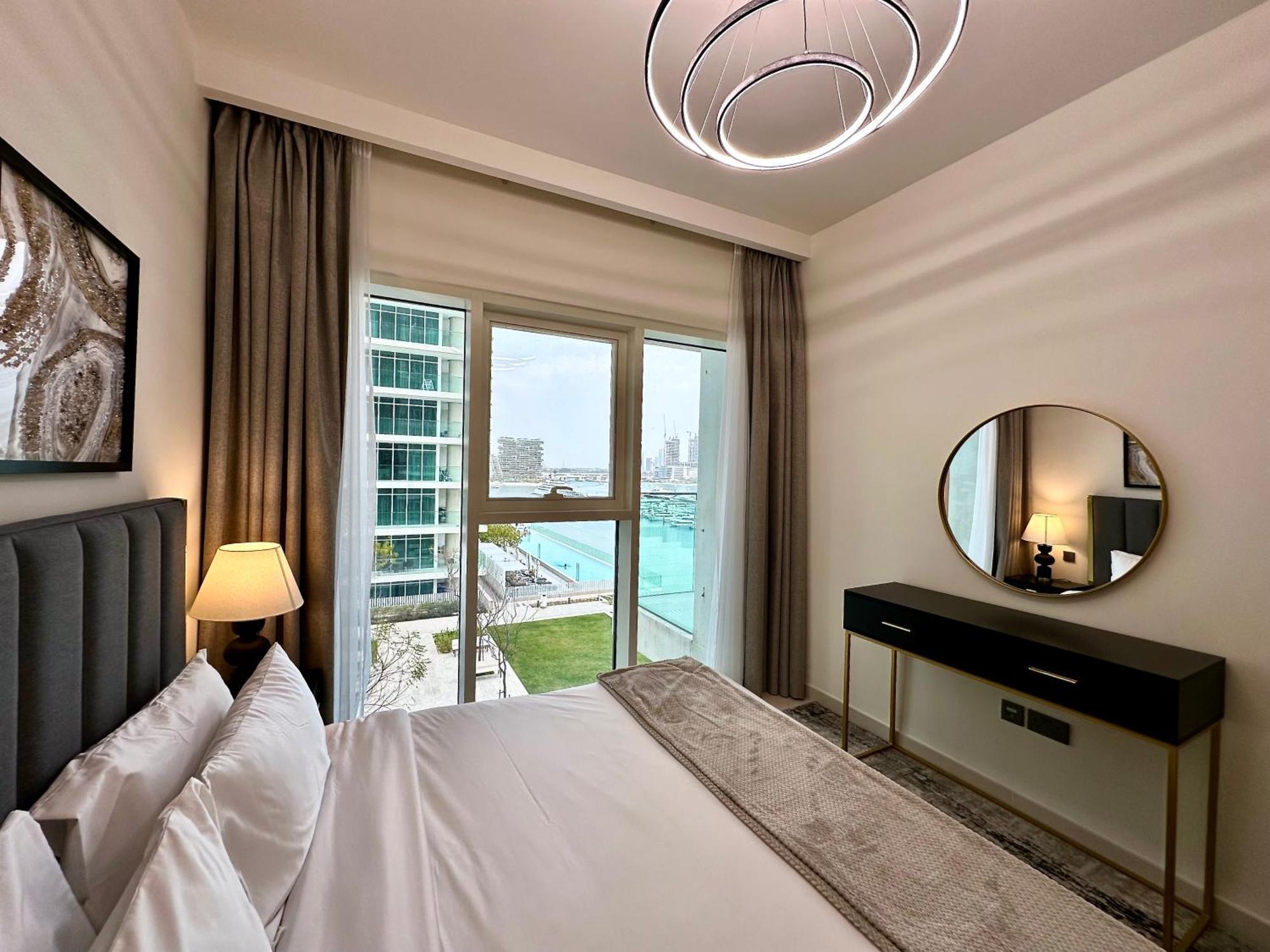Lux Bnb I Sun Rise Bay I Palm & Sea View Dubai