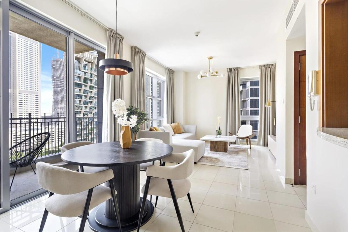Silkhaus Burj Khalifa Walking Distance 1bdr In Downtown Apartamento