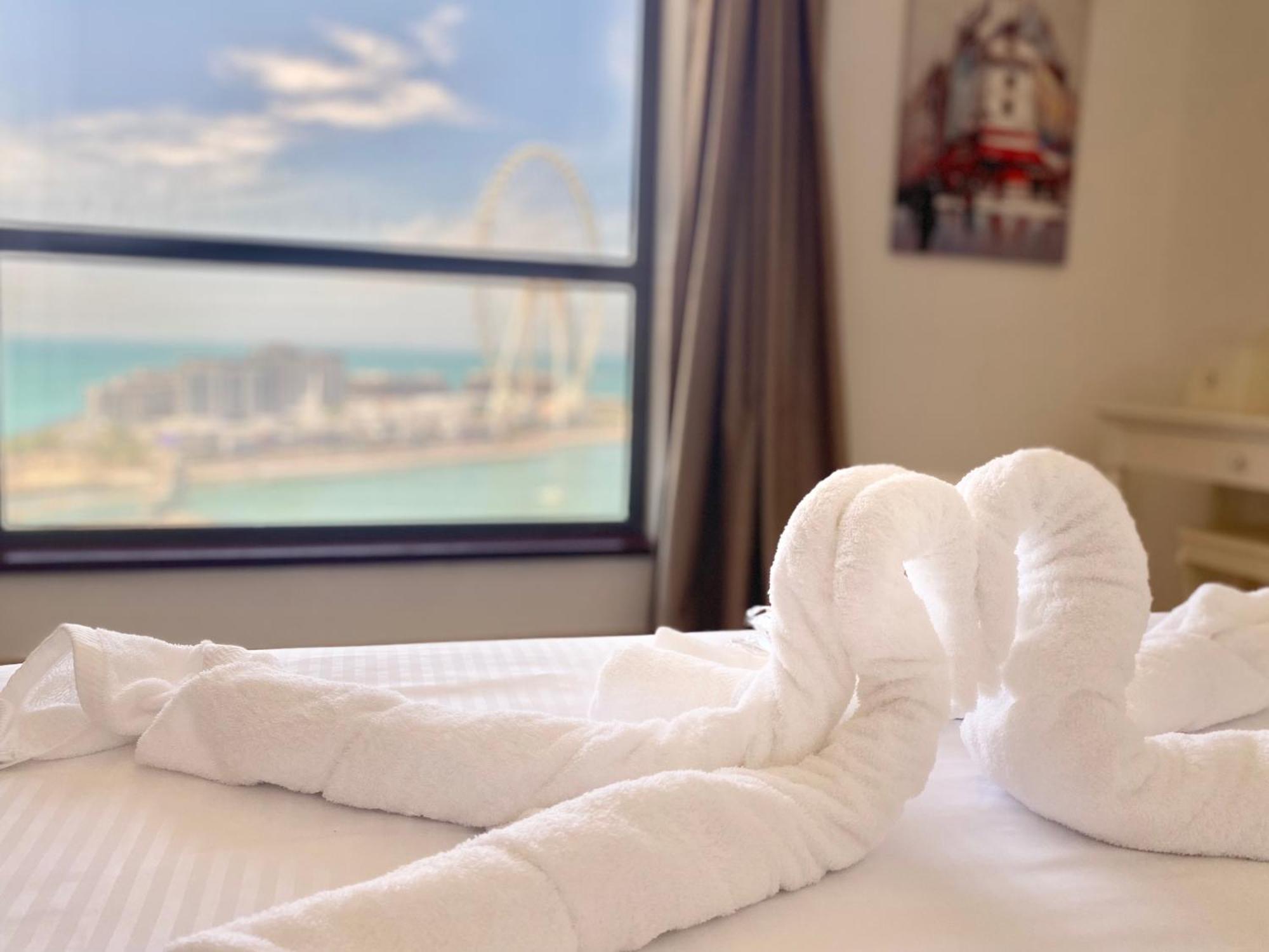 Jbr Sea View 2 Bedroom Apartment