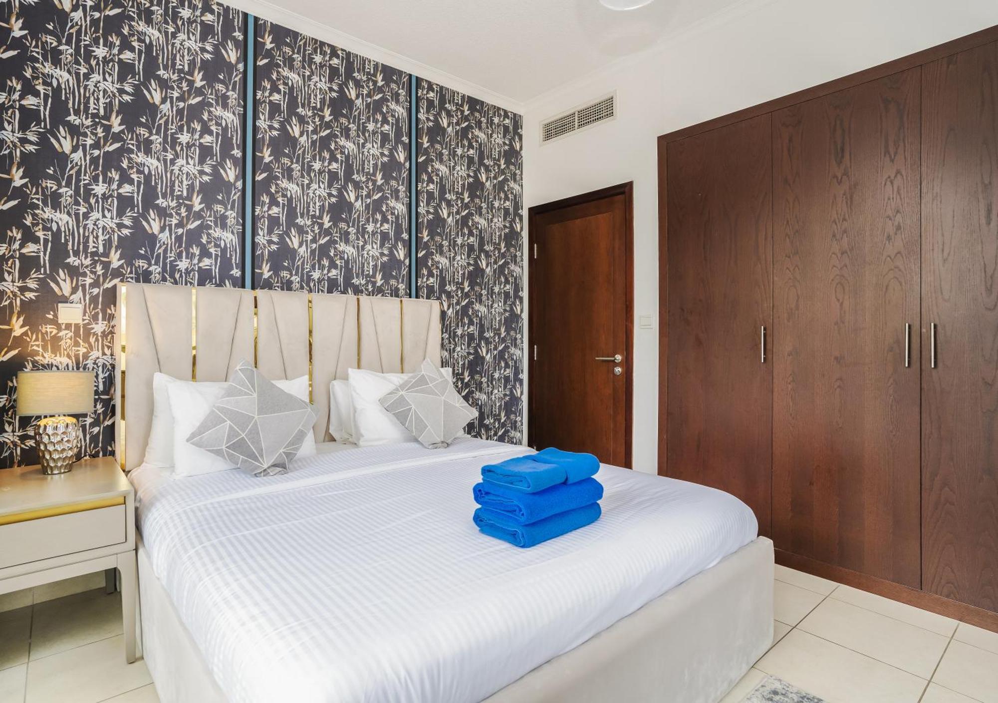 New Arabian Burj 1 & 8 Downtown Apartment *