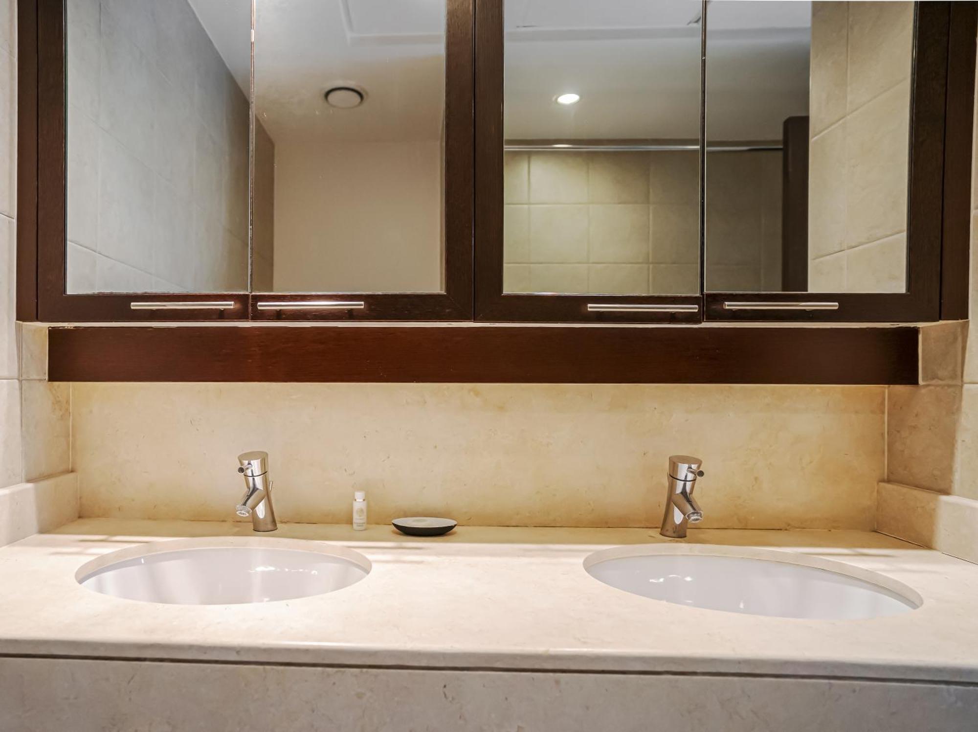 New Arabian Burj 1 & 8 Downtown Apartment *