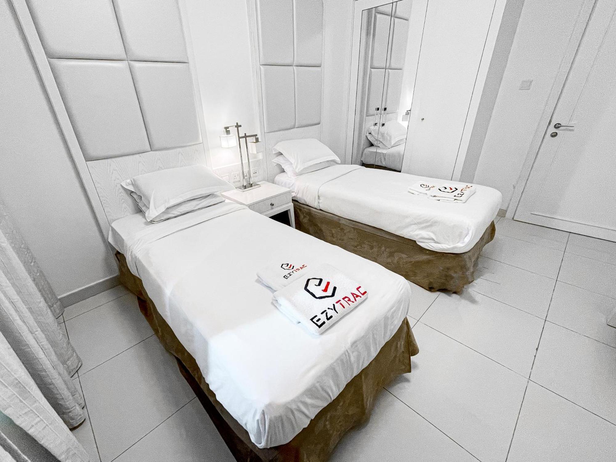 Three Bedroom Near Mall Street Downtown - Ezytrac * Dubai