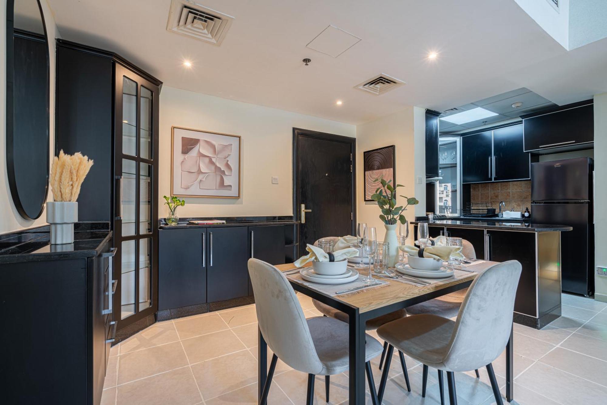 Stunning 1 Bedroom With Pool View In Jvc Apartment