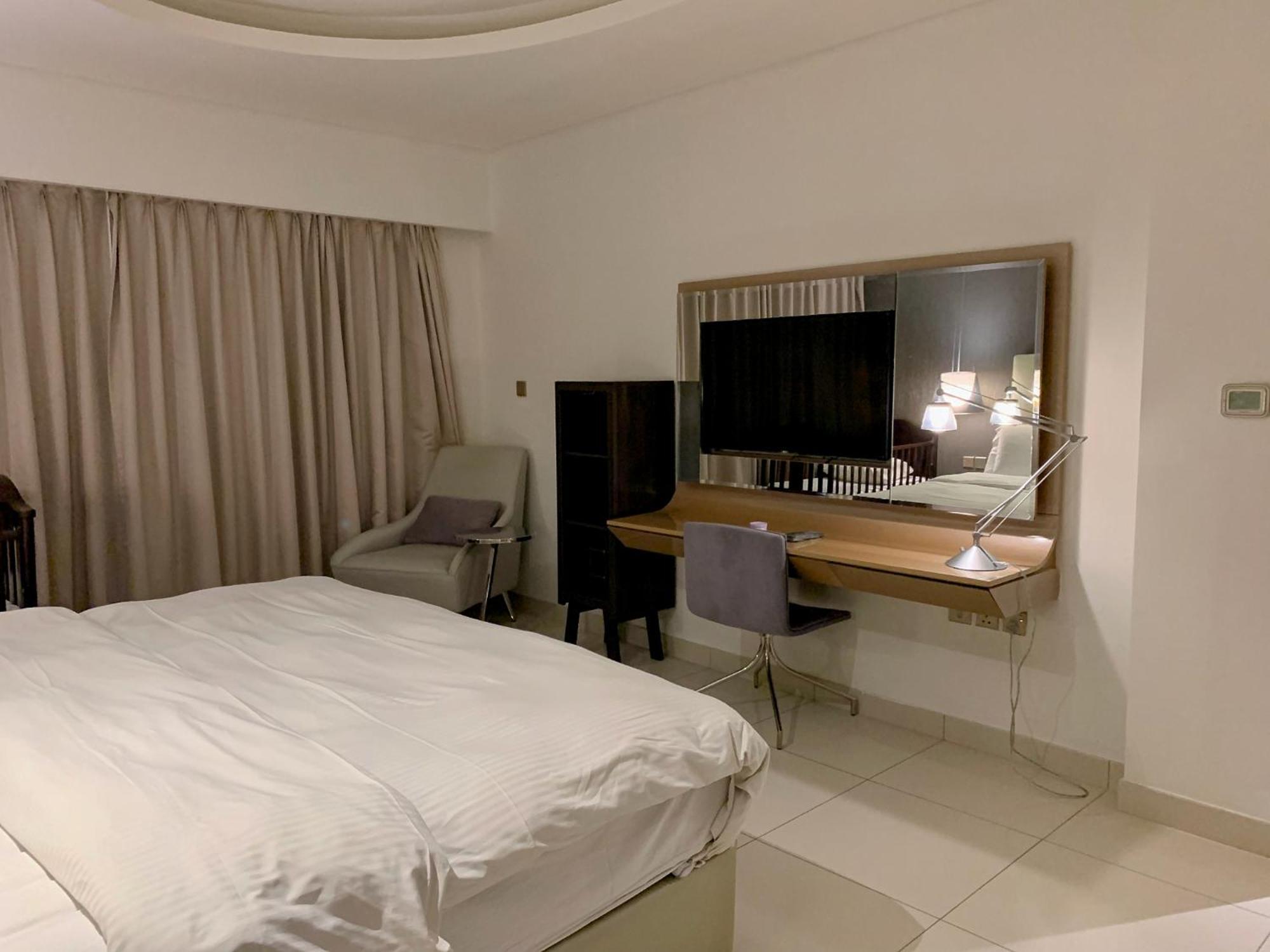 Luxurious In Paramount