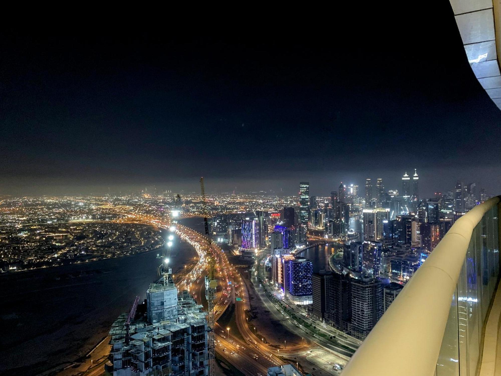 Luxurious In Paramount * Dubai