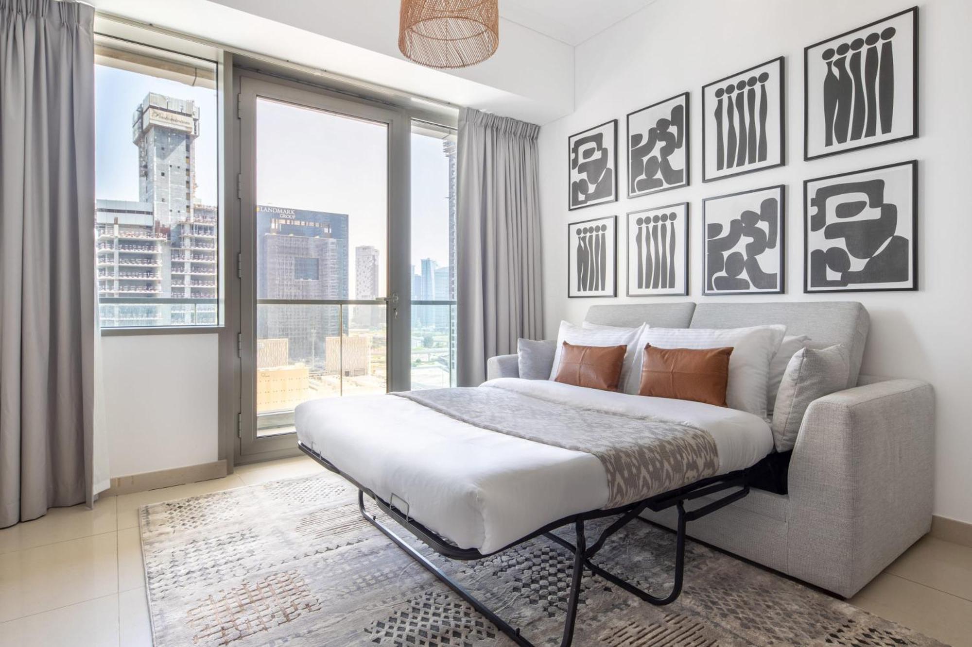 Frank Porter - Ocean Heights Apartment
