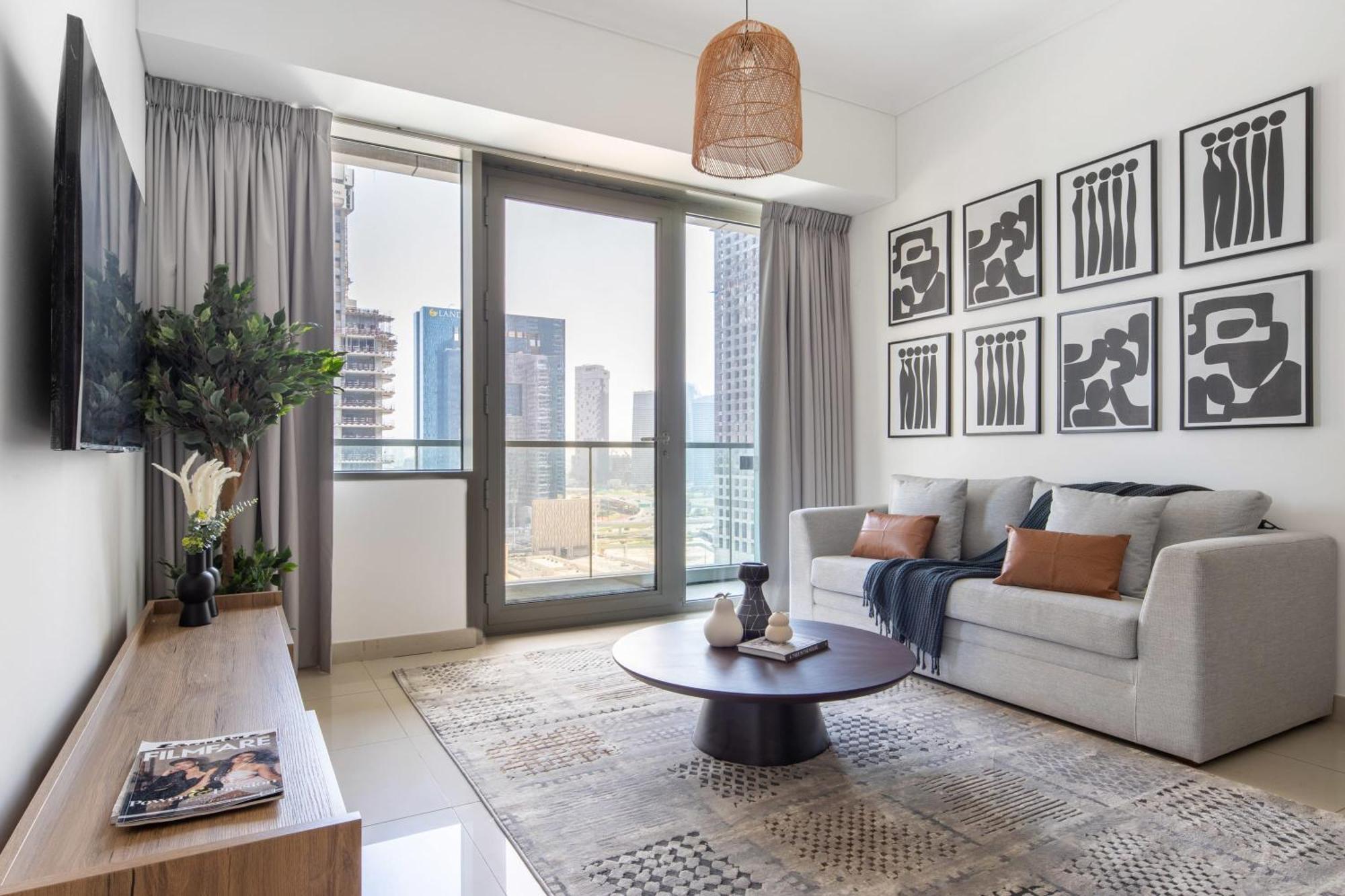 Frank Porter - Ocean Heights Apartment